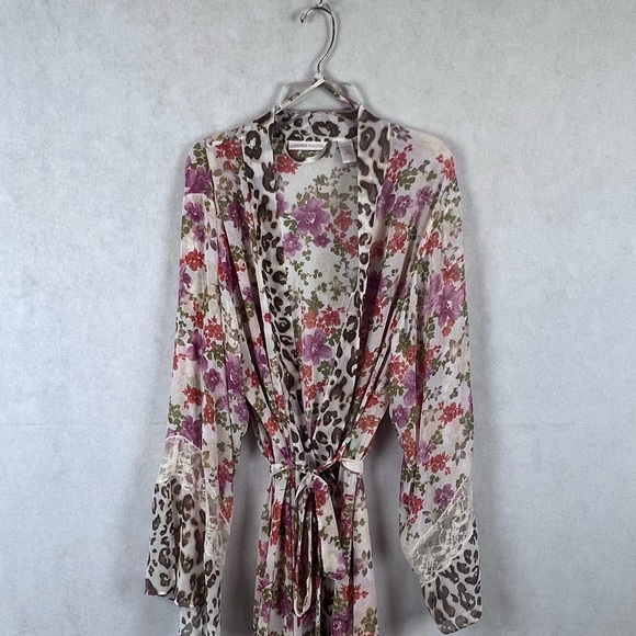 SzXL Valerie Stevens Leopard Floral Kimono - Picture 4 of 9